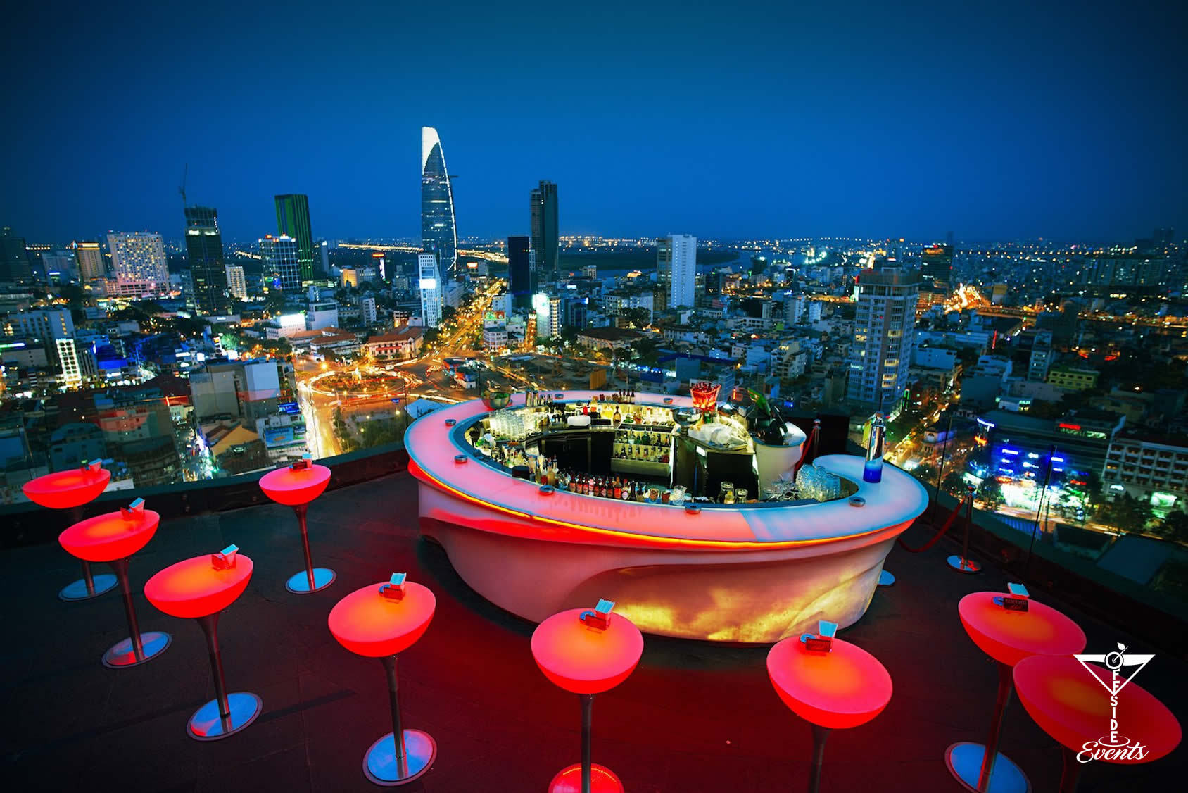 Gli Skybar nel modno- the roof NY, Temple bar, open bar